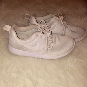 White Nike Roshe Athletic Shoes